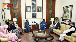 CM Sindh met visually impaired CSS qualifier Earl Hussain